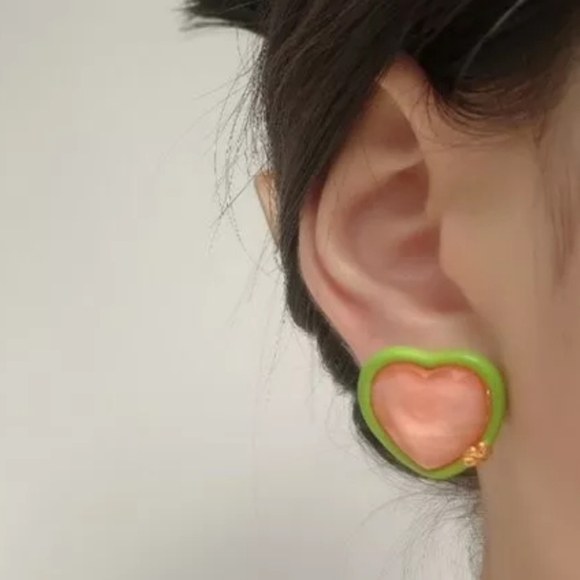 ❗️2/$50❗️TORY BURCH GREEN/PEACH HEART STUDS - Picture 5 of 6